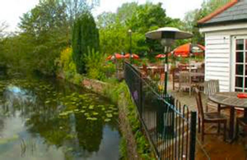 The Riverside Inn Chelmsford Esterno foto